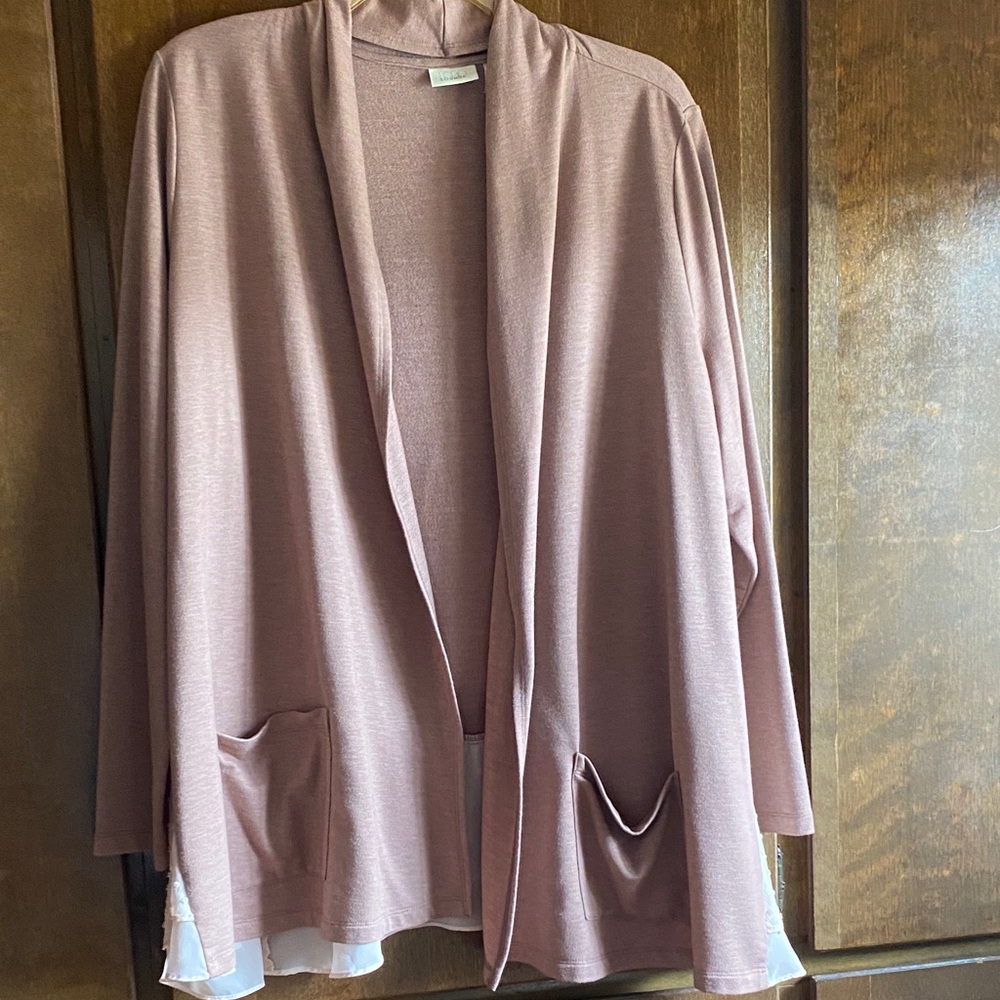Stylish Women's Cardigan in Soft Pink